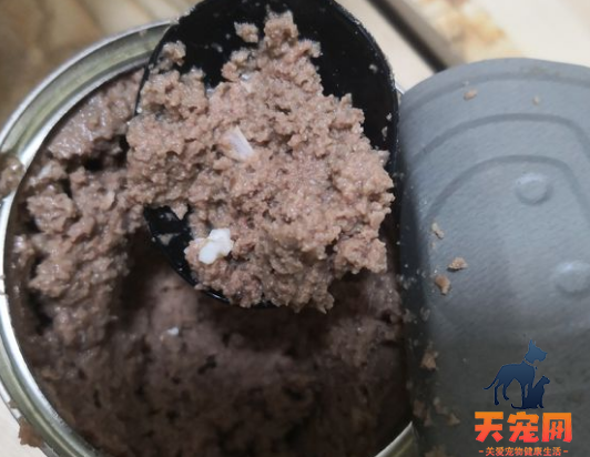 巅峰罐头里面有白色的东西 难道罐头坏了？巅峰罐头里面有白色的东西 